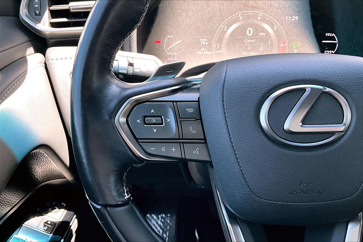 Used 2022 Lexus LX 600 4WD w/ Accessory Package (Z1) image 18