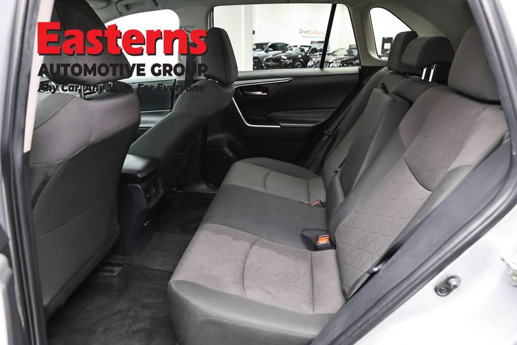 Used 2024 Toyota RAV4 XLE AWD/4WD image 19