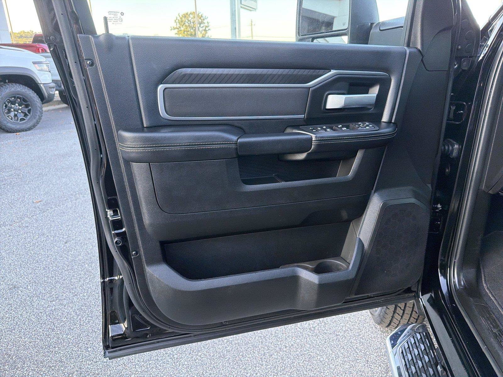 Used 2026 RAM 3500 Big Horn AWD/4WD image 9