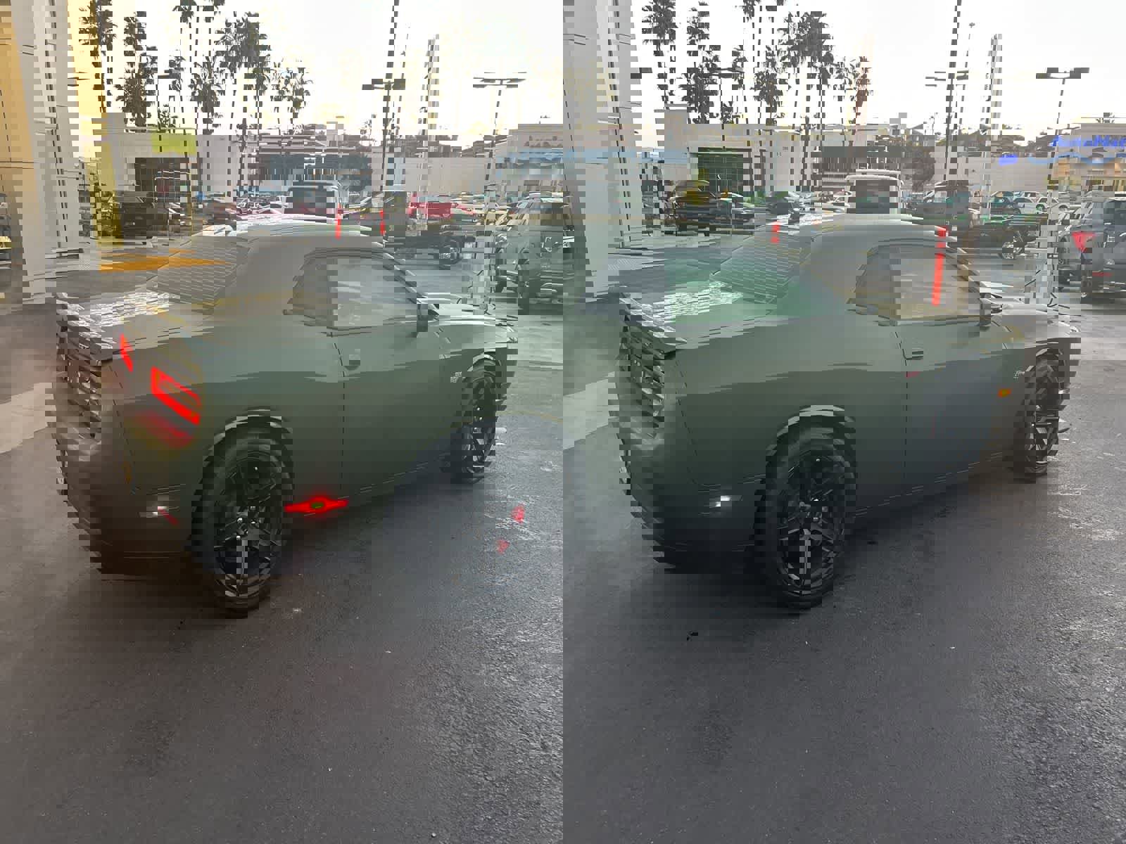 Used 2018 Dodge Challenger SRT w/ Technology Group image 9