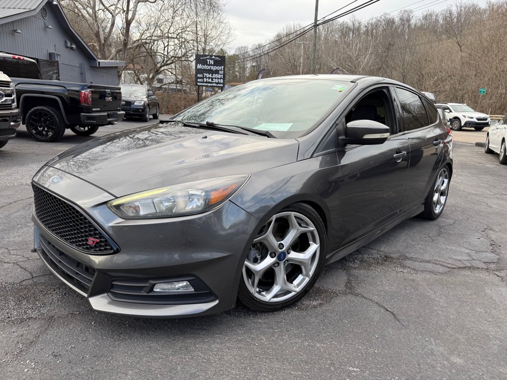 Used 2017 Ford Focus ST image 1