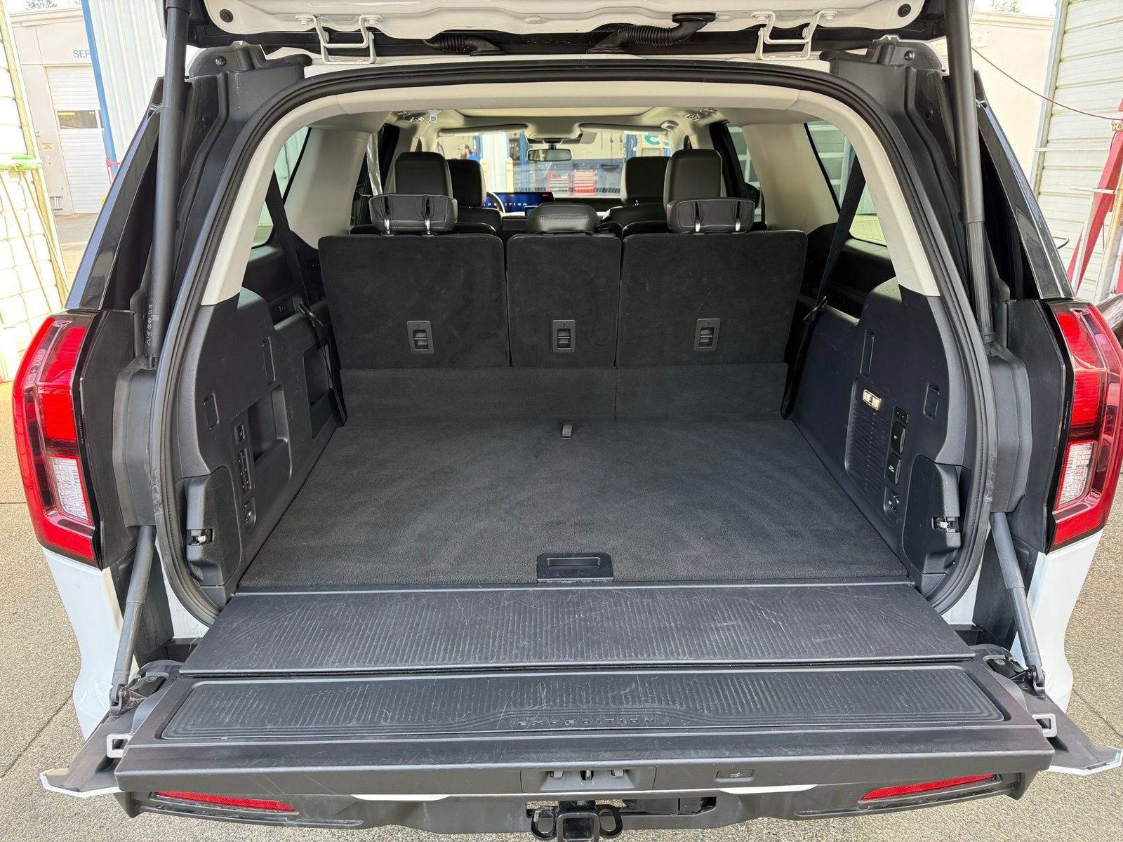 Used 2025 Ford Expedition Max Active image 7