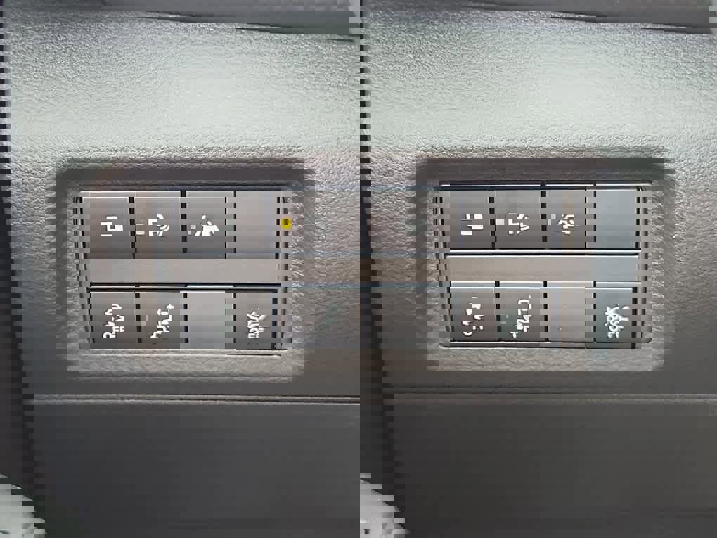 New 2025 Nissan Kicks Play S image 16