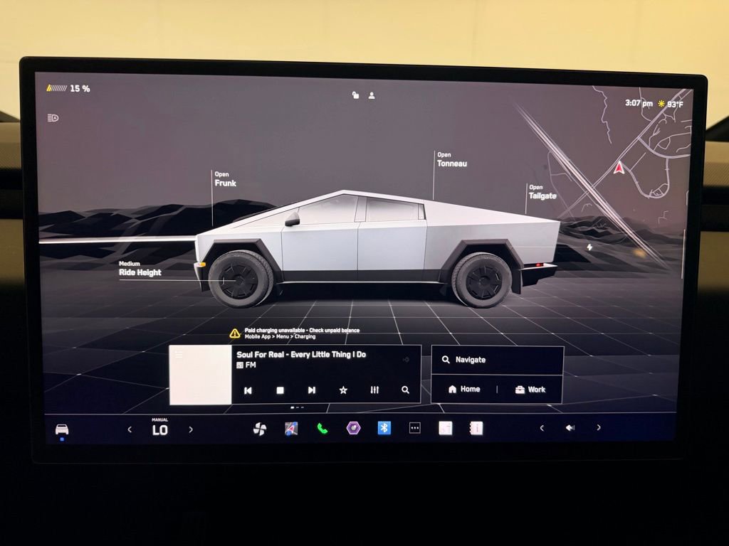 Used 2025 Tesla Cybertruck AWD Crew Cab image 17