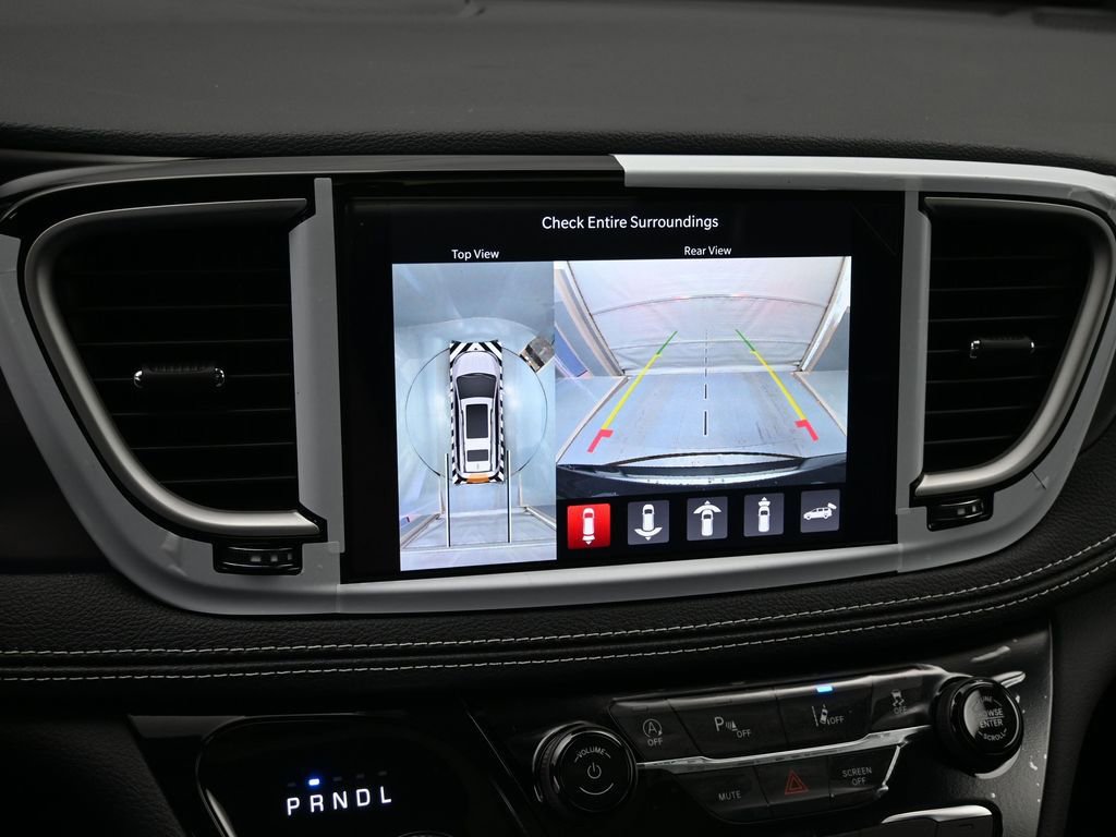 New 2026 Chrysler Pacifica Select image 13