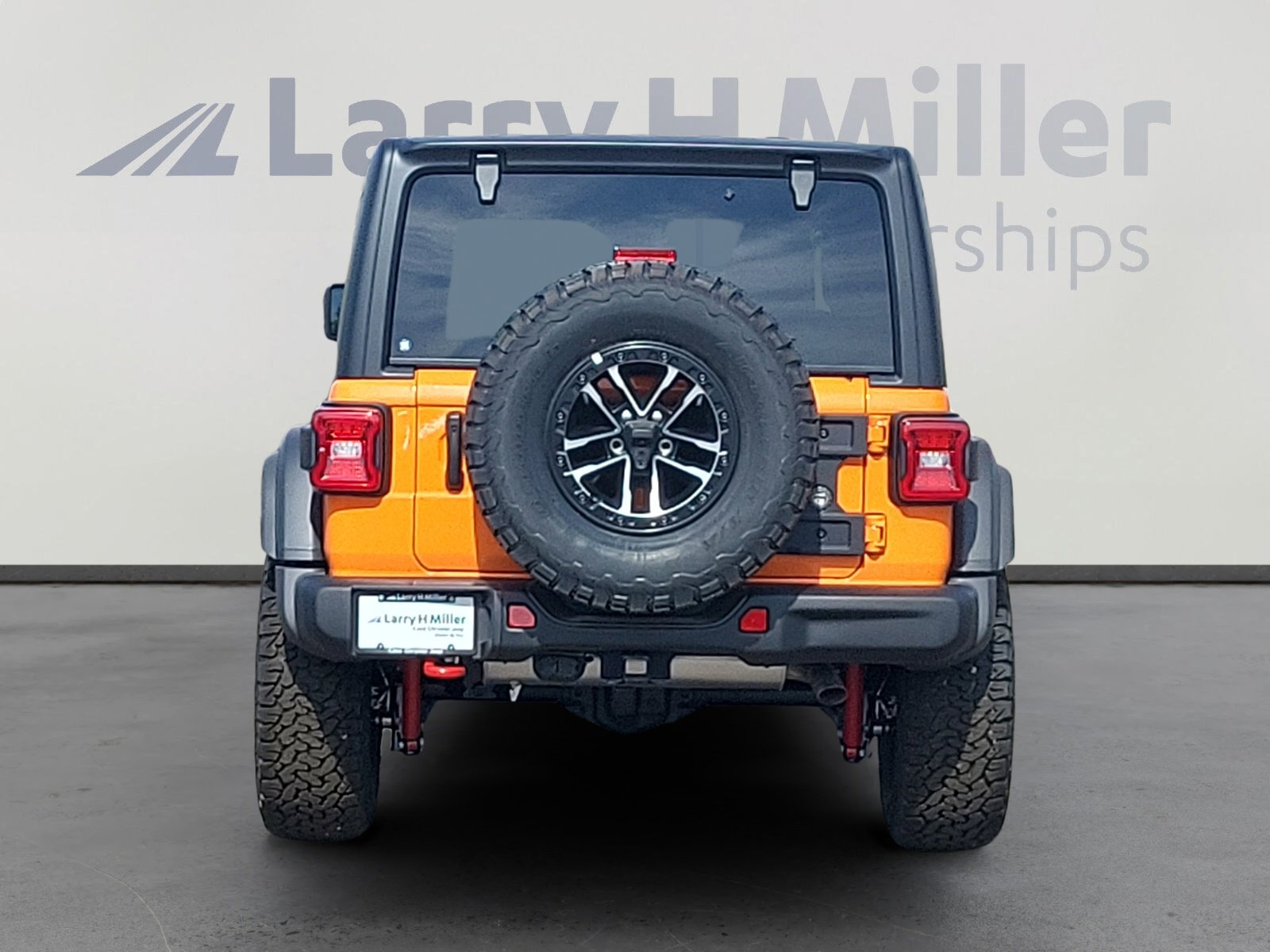 New 2025 Jeep Wrangler Unlimited Rubicon w/ XTREMEE 35" Tire Package image 4