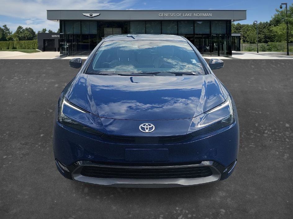 Used 2024 Toyota Prius XLE image 2