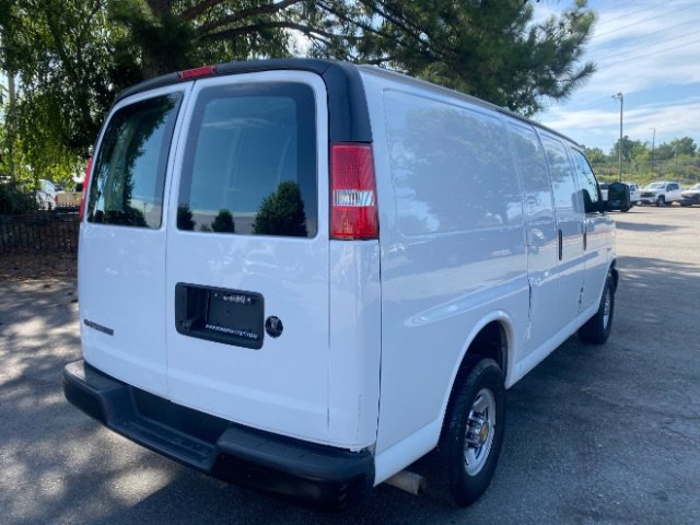 Used 2018 Chevrolet Express 2500 image 5