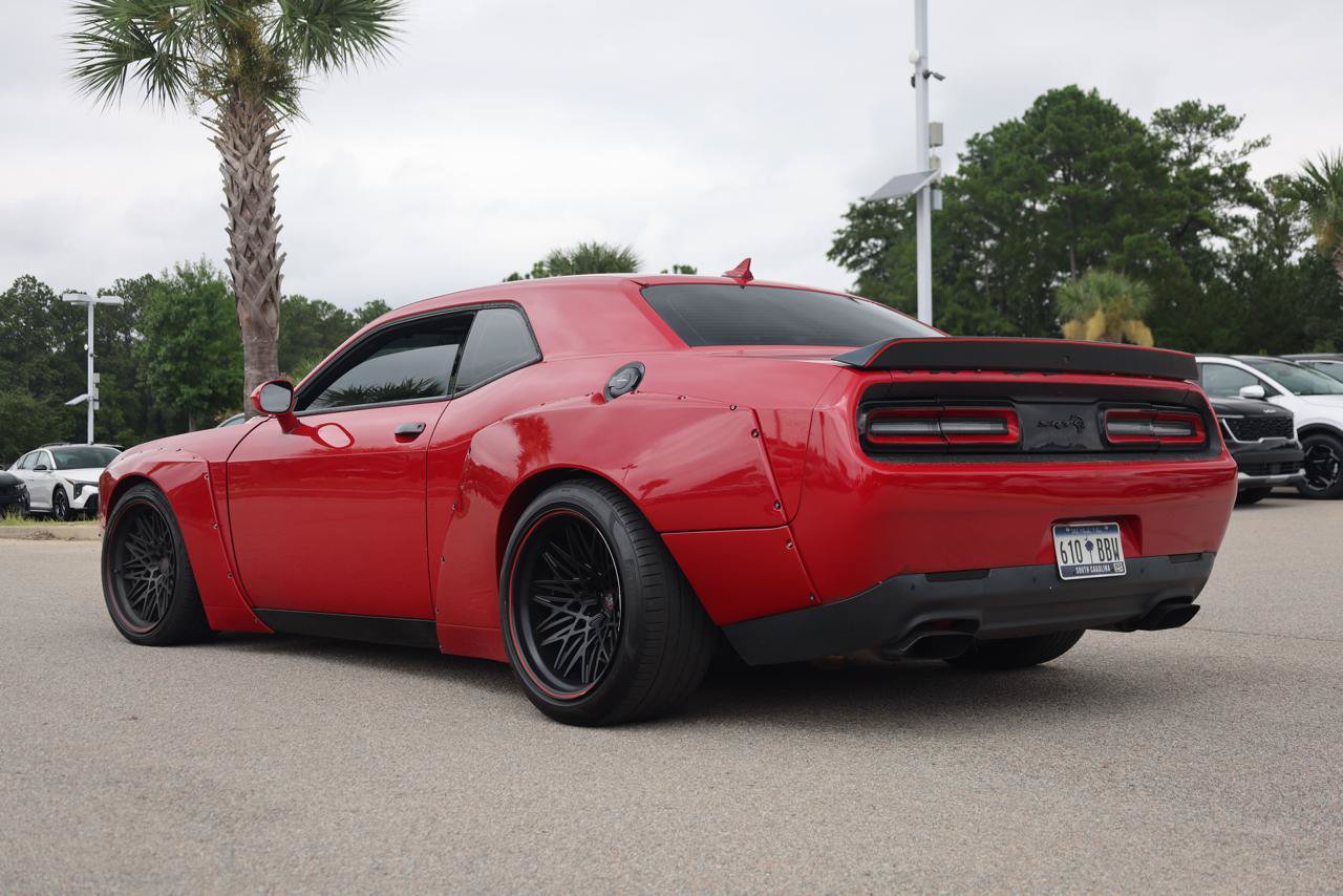 Used 2016 Dodge Challenger SRT Hellcat RWD image 3