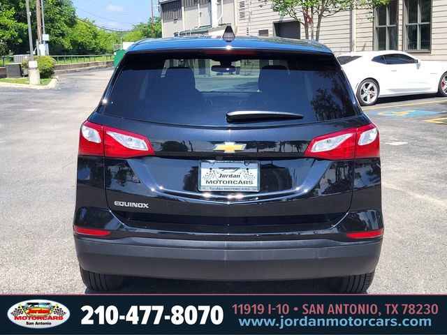 Used 2021 Chevrolet Equinox LS w/ LS Convenience Package FWD image 4