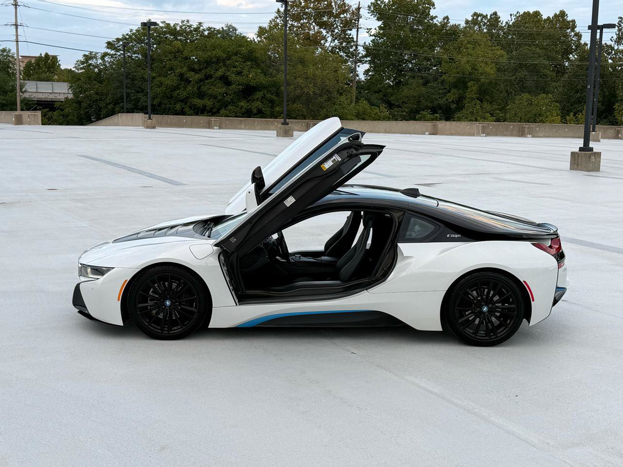 Used 2019 BMW i8 Coupe AWD/4WD image 6