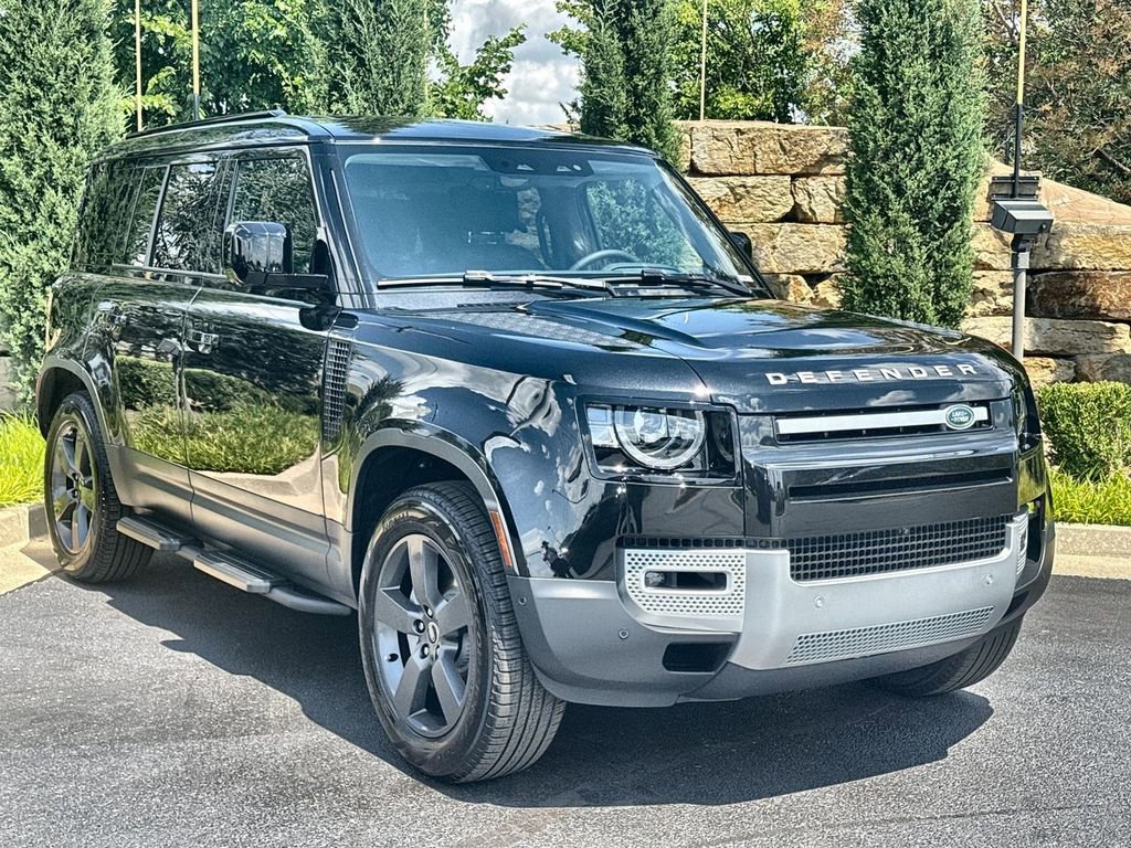 Used 2025 Land Rover Defender 110 S image 6