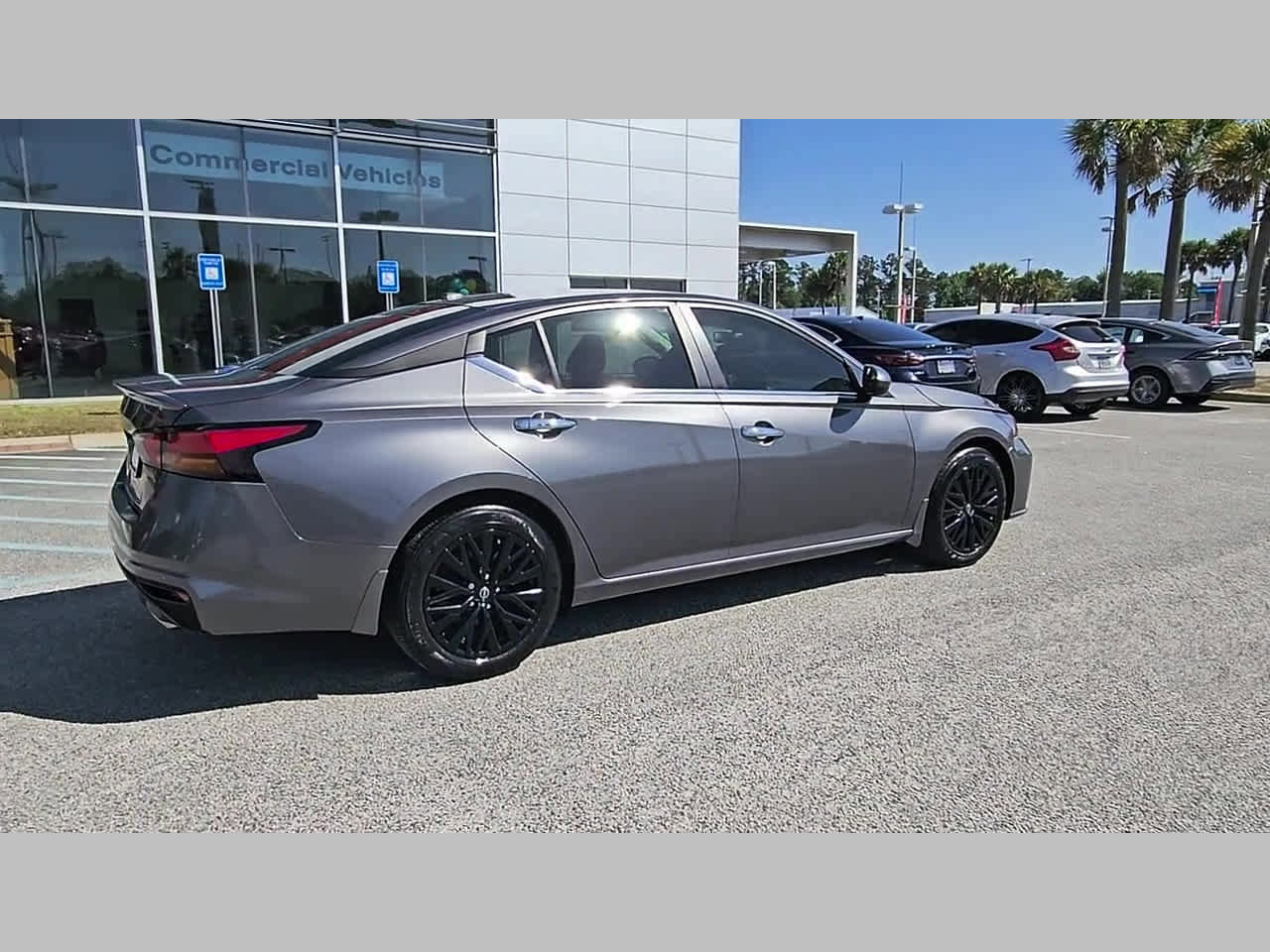 Used 2025 Nissan Altima 2.5 SV w/ SV Special Edition Package FWD image 33