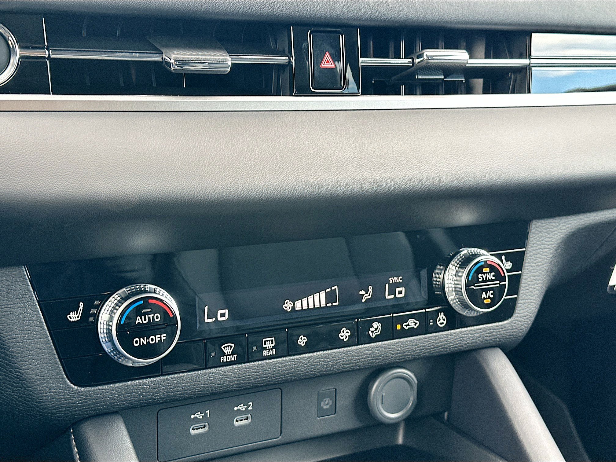 New 2026 Mitsubishi Outlander SE FWD image 11
