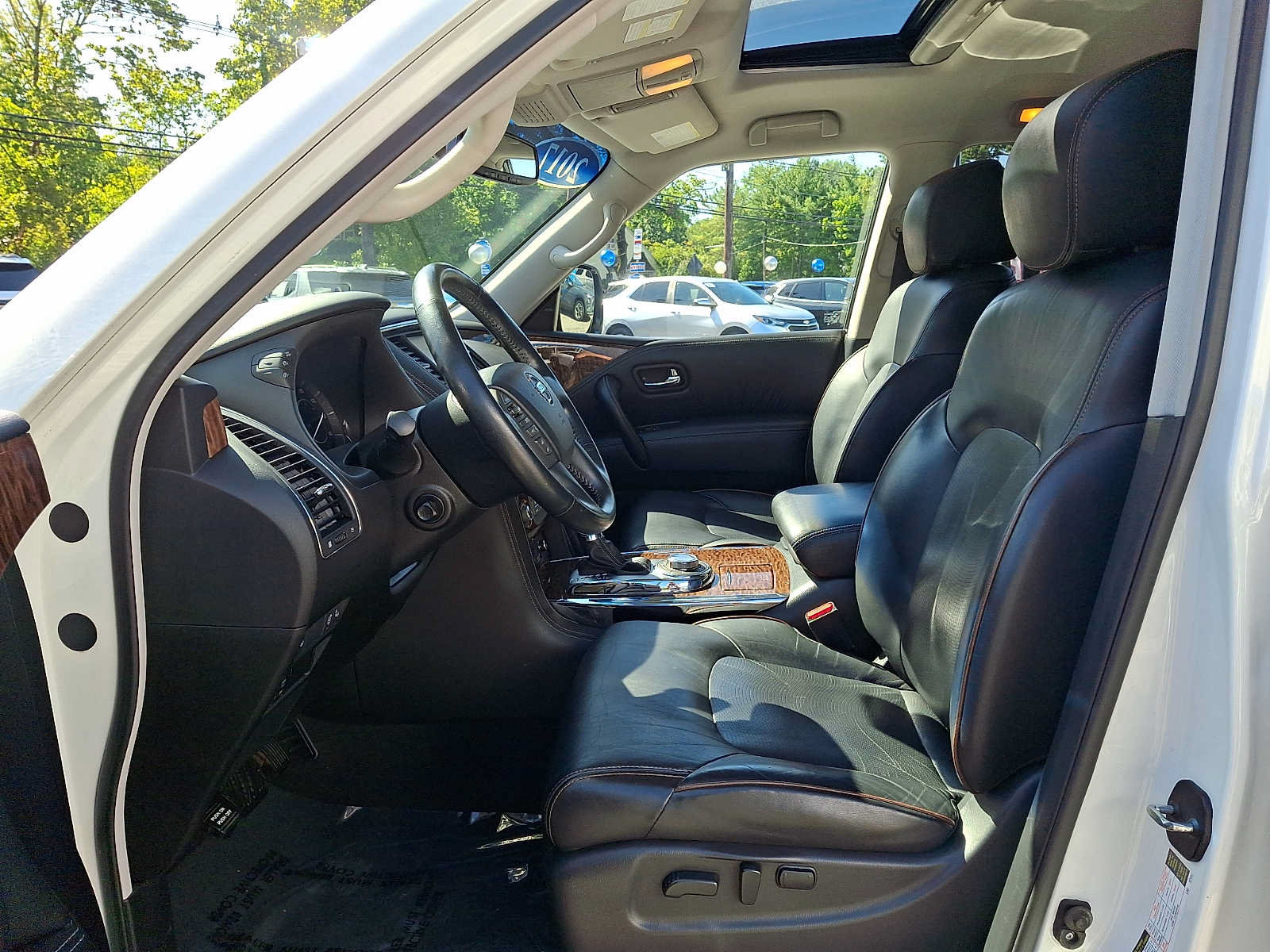 Used 2017 Nissan Armada Platinum w/ Interior Lighting Package AWD/4WD image 13