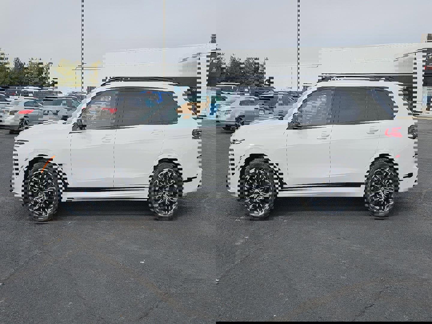 Used 2023 BMW X7 M60i w/ Executive Package image 14