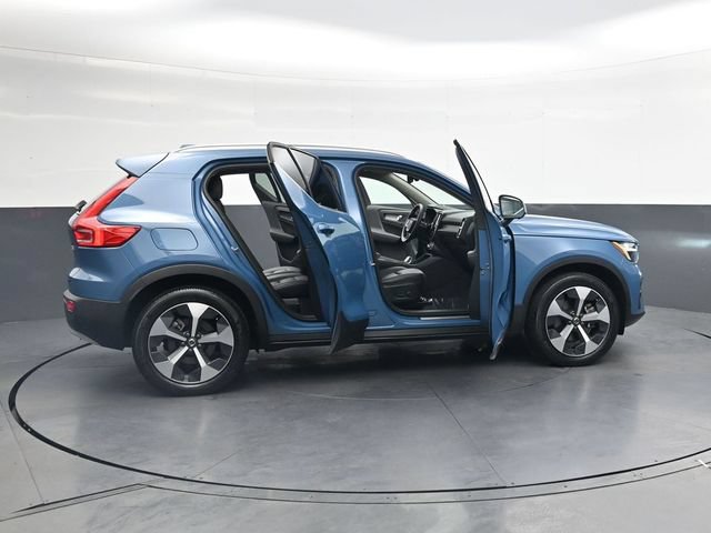 Used 2024 Volvo XC40 B5 Plus AWD/4WD image 39
