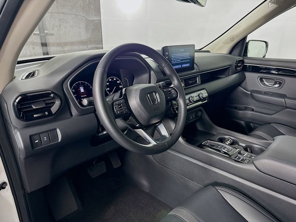Used 2025 Honda Pilot EX-L image 9
