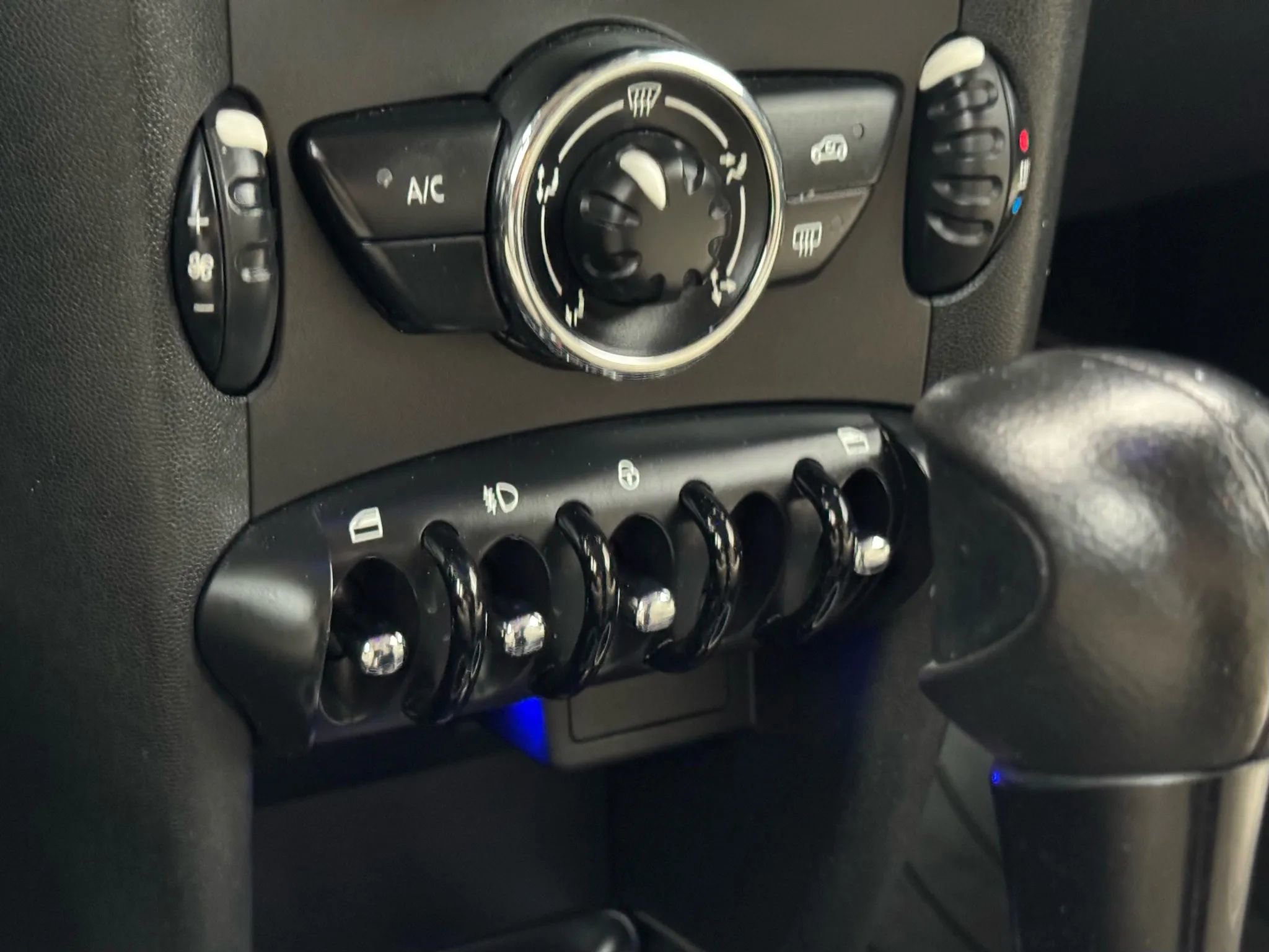 Used 2013 MINI Cooper S w/ Mini Connected Pkg image 26