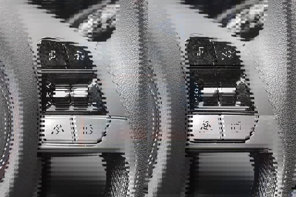 Used 2023 Hyundai Elantra Blue w/ Cargo Package image 28