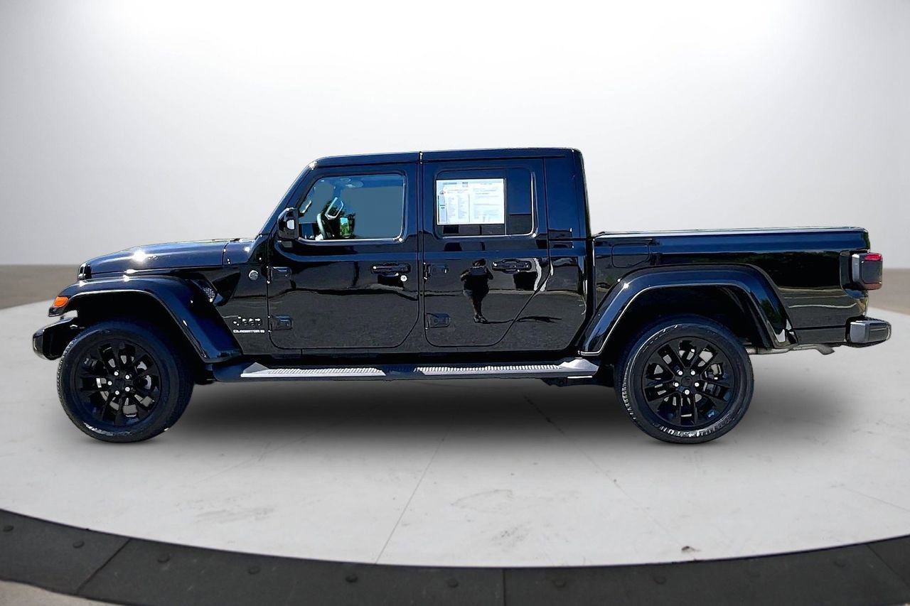 Certified 2023 Jeep Gladiator Overland AWD/4WD image 6