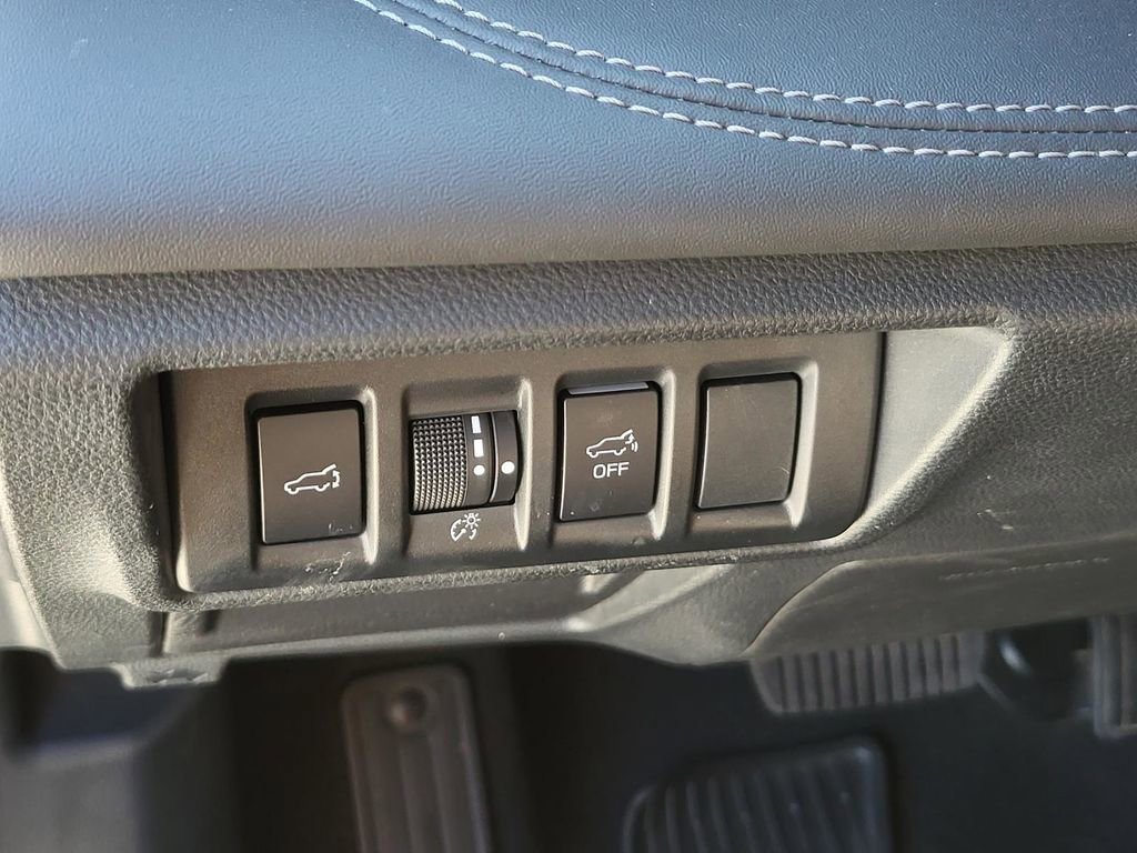 Used 2020 Subaru Outback Touring w/ Popular Package #2 image 24