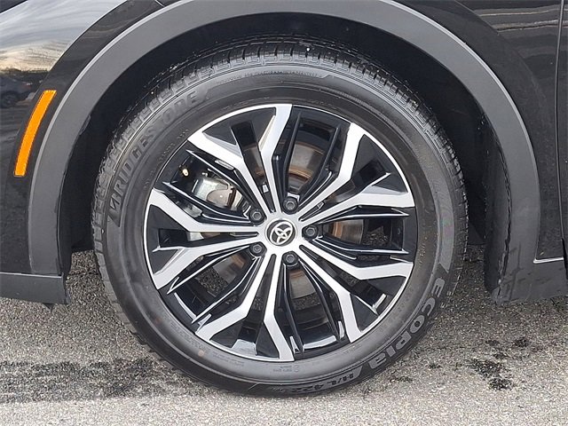 Used 2024 Toyota Crown XLE image 8