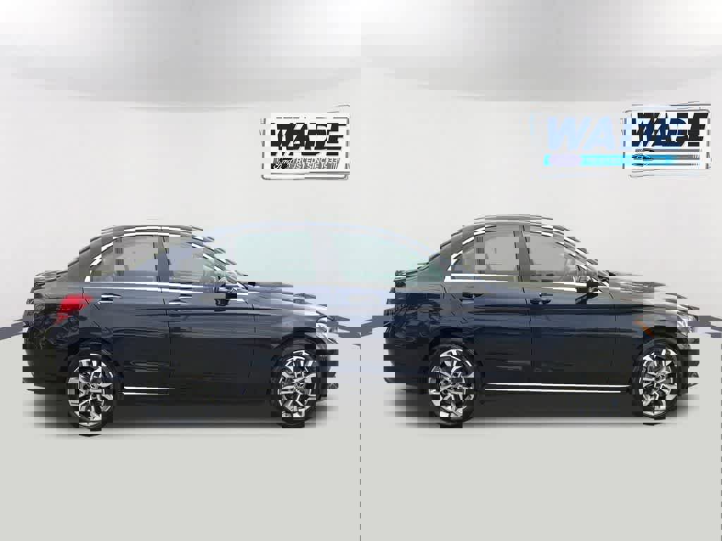 Used 2017 Mercedes-Benz C 300 4MATIC Sedan image 4