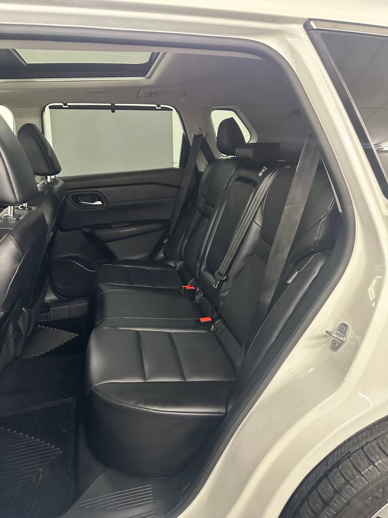 Used 2022 Nissan Rogue SV w/ SV Premium Package AWD/4WD image 25