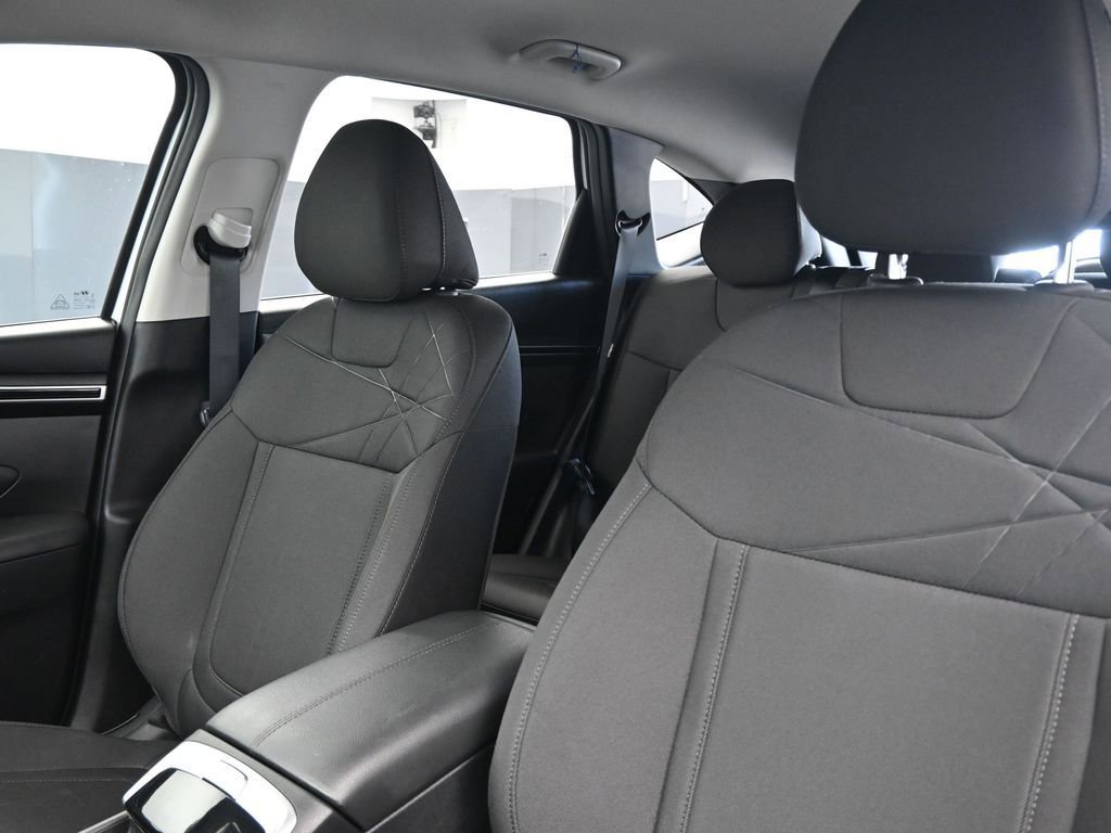 Used 2024 Hyundai Tucson SE image 25