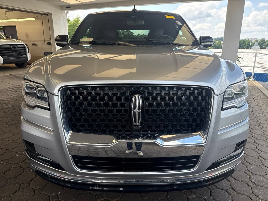 Used 2023 Lincoln Navigator Black Label AWD/4WD image 2