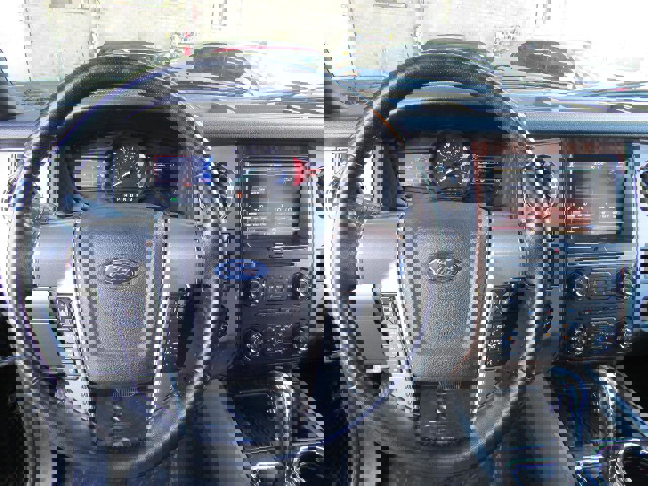 Used 2015 Ford Expedition Platinum image 18