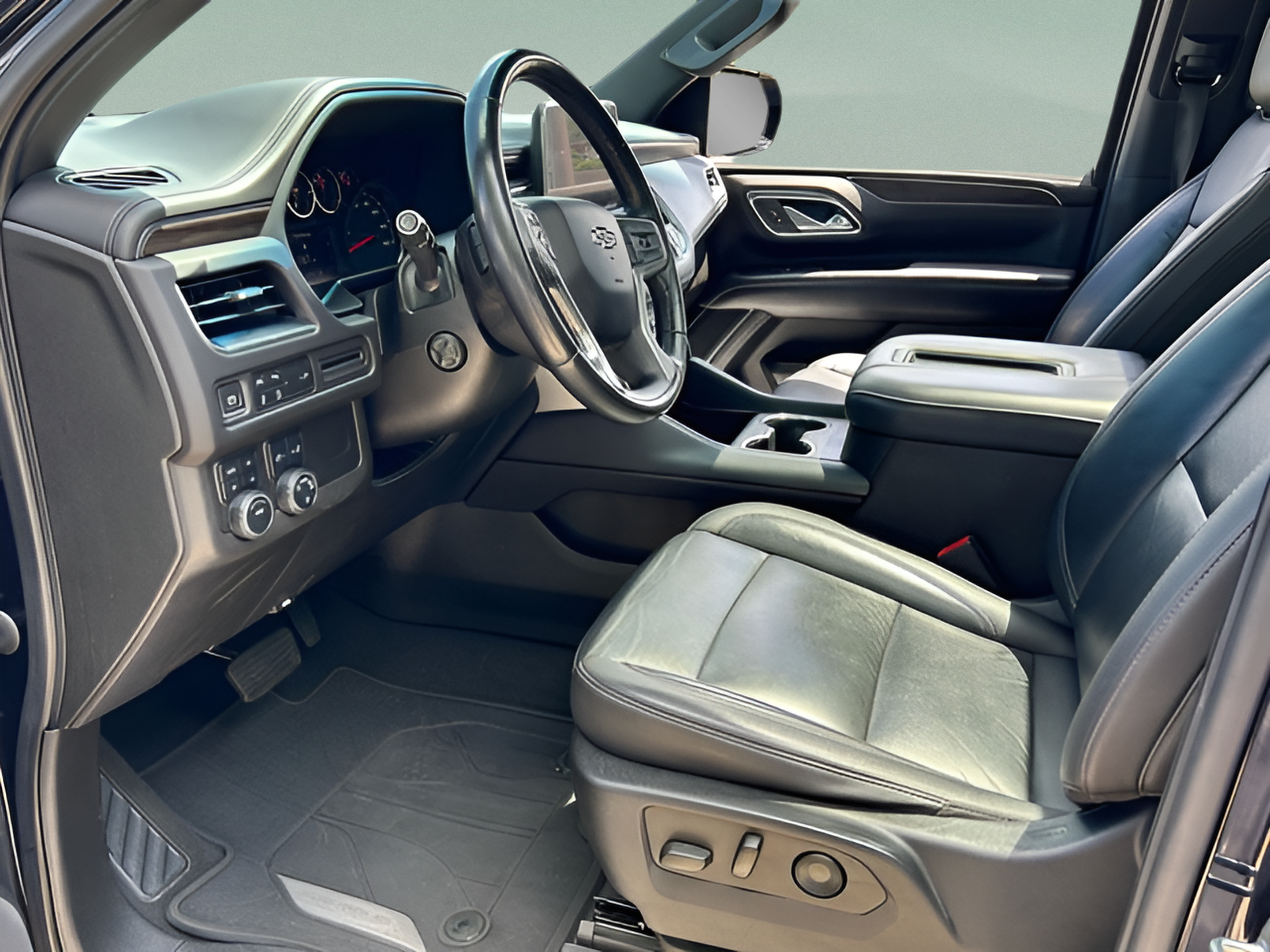 Used 2021 Chevrolet Tahoe Z71 w/ Luxury Package AWD/4WD image 12
