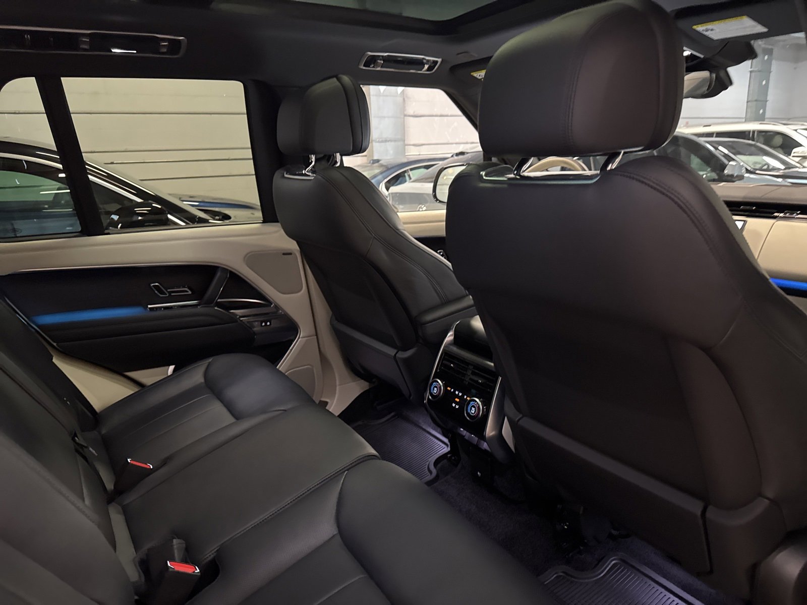 Used 2024 Land Rover Range Rover SE image 22