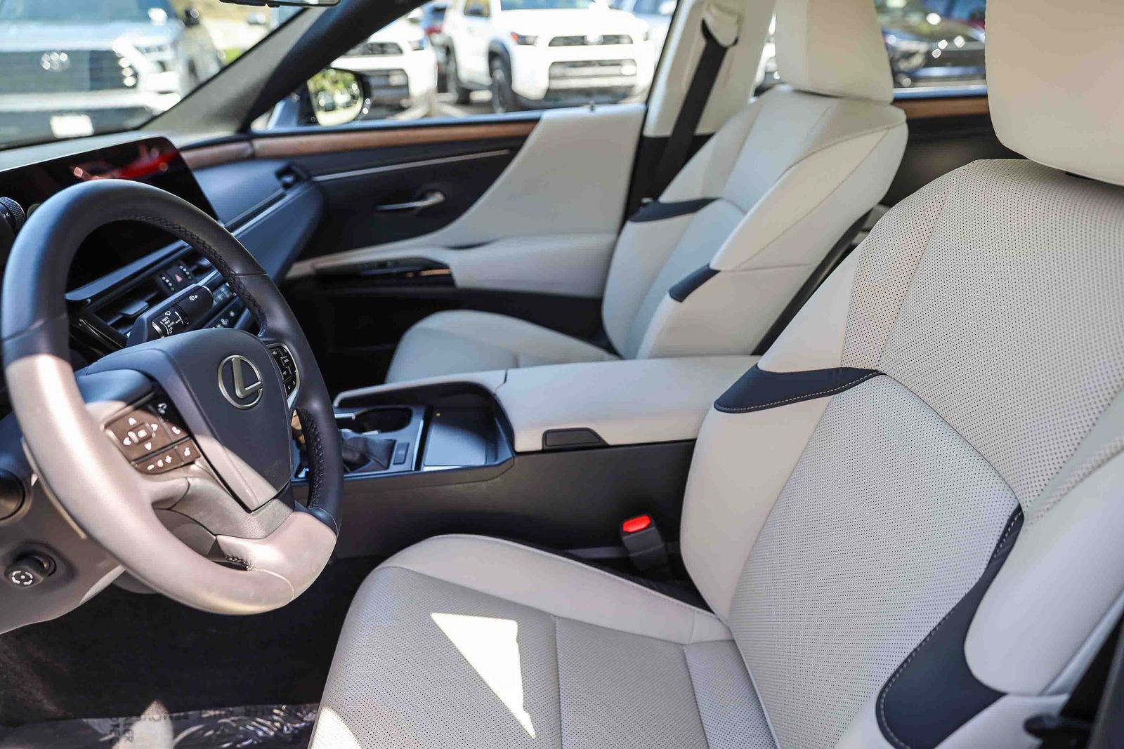 Used 2025 Lexus ES 350 w/ Premium Package FWD image 18
