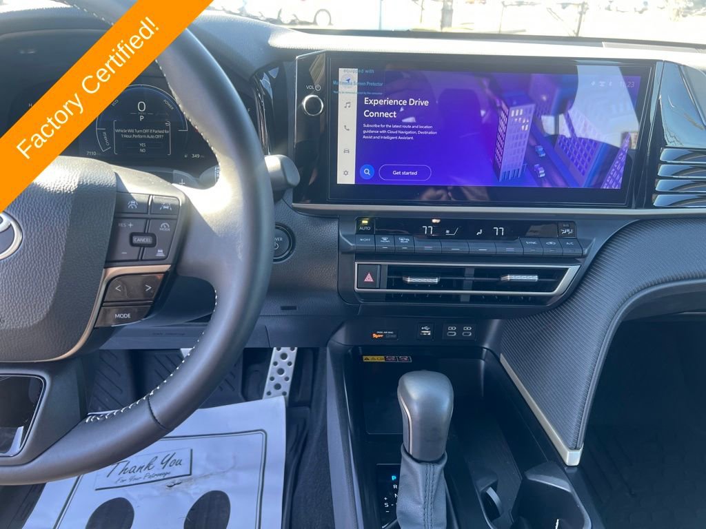 Used 2025 Toyota Camry SE image 18