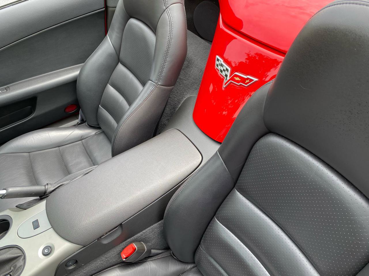 Used 2005 Chevrolet Corvette Convertible w/ Preferred Equipment Group RWD image 33