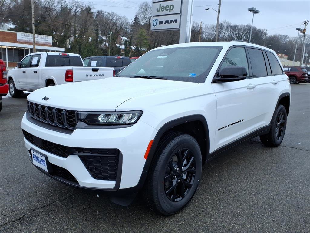 New 2026 Jeep Grand Cherokee Altitude image 8