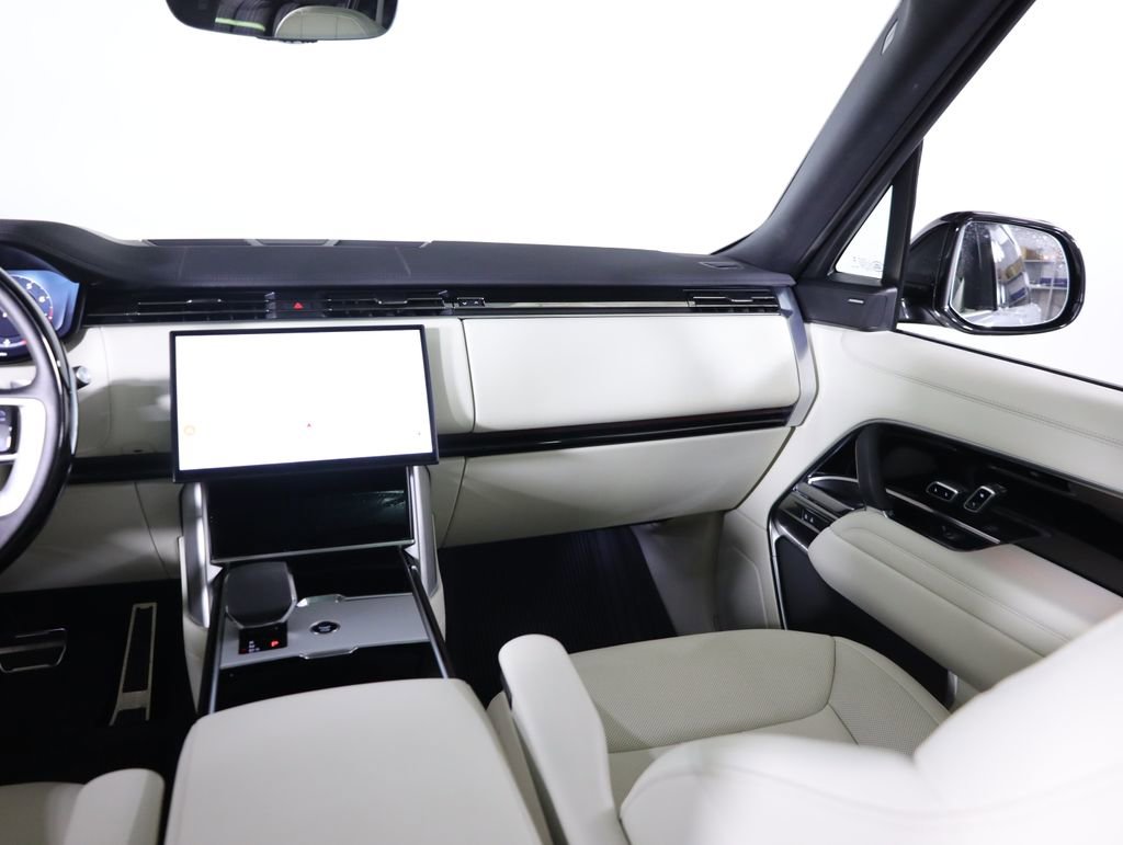 Used 2024 Land Rover Range Rover Long Wheelbase SE AWD/4WD image 43