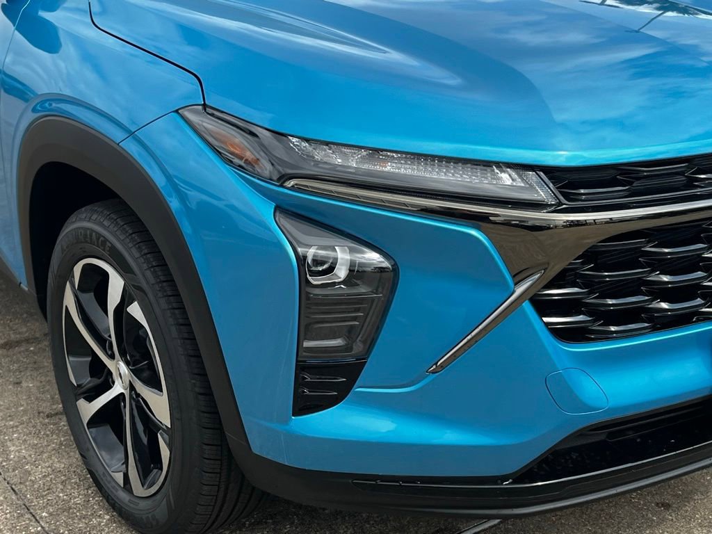 New 2026 Chevrolet Trax RS w/ Sunroof Package image 5