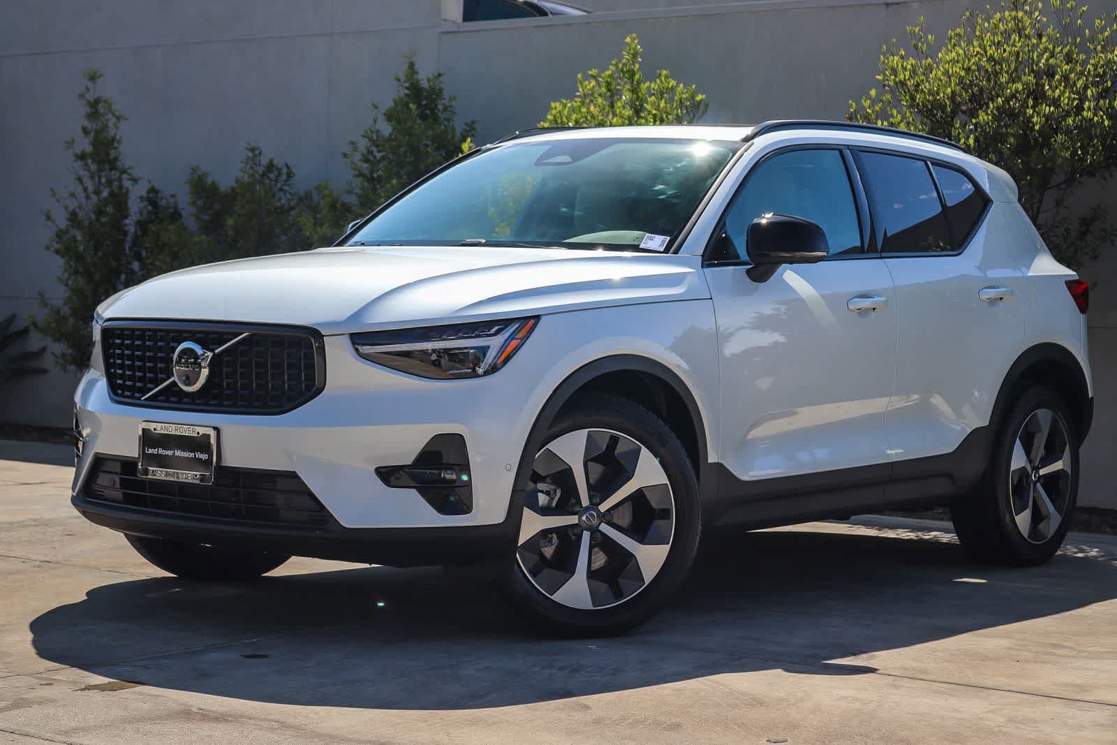 Used 2026 Volvo XC40 B5 Plus w/ Protection Package Premier