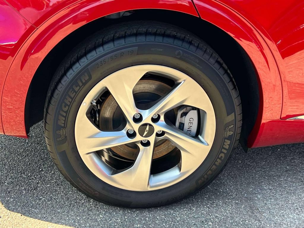 Certified 2026 Genesis GV70 2.5T Advanced AWD/4WD image 8