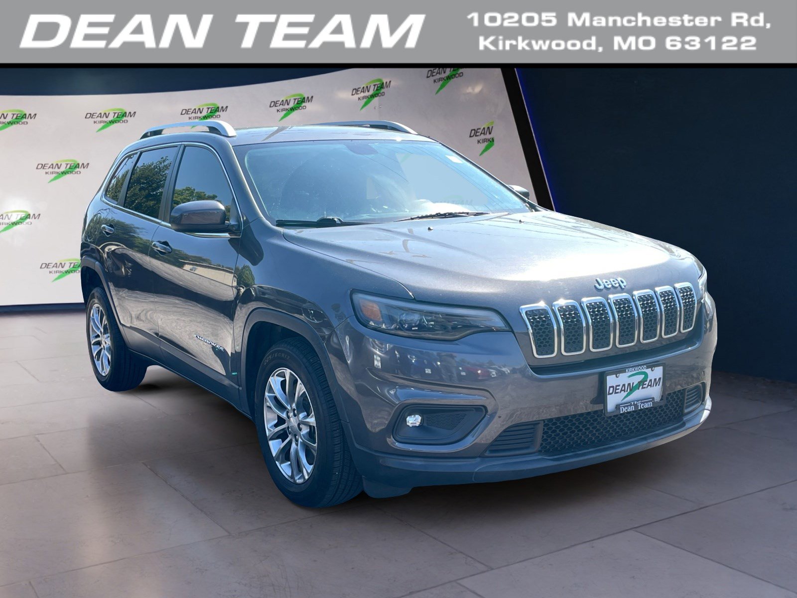 Used 2019 Jeep Cherokee Latitude Plus w/ Comfort/Convenience Group image 1