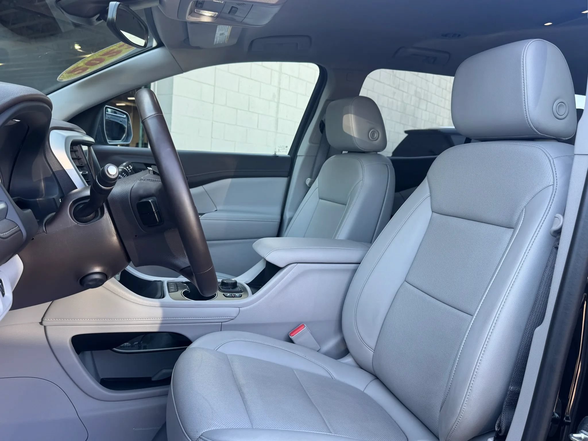 Used 2023 GMC Acadia SLT w/ Preferred Package AWD/4WD image 15
