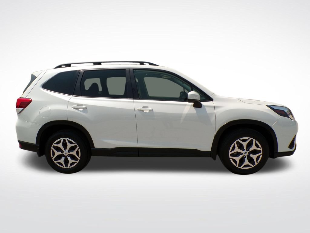Used 2023 Subaru Forester Premium AWD/4WD image 6
