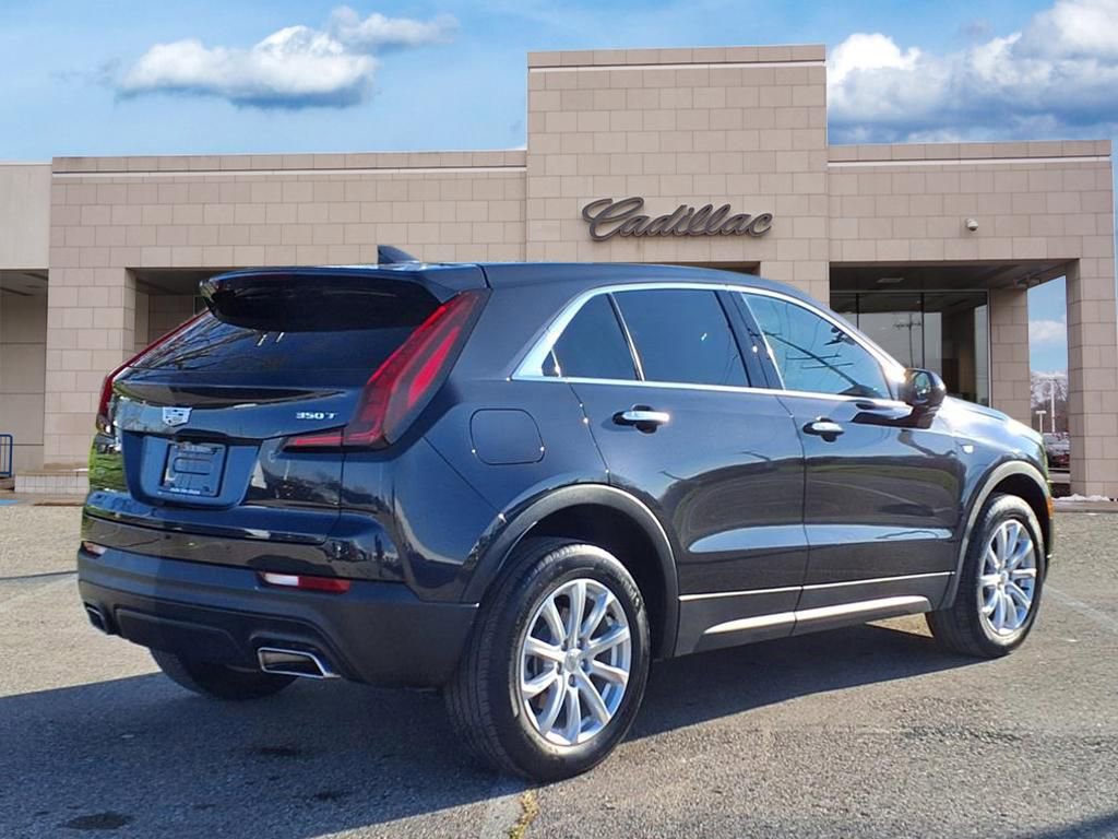 Certified 2023 Cadillac XT4 Luxury w/ Cold Weather Package image 5