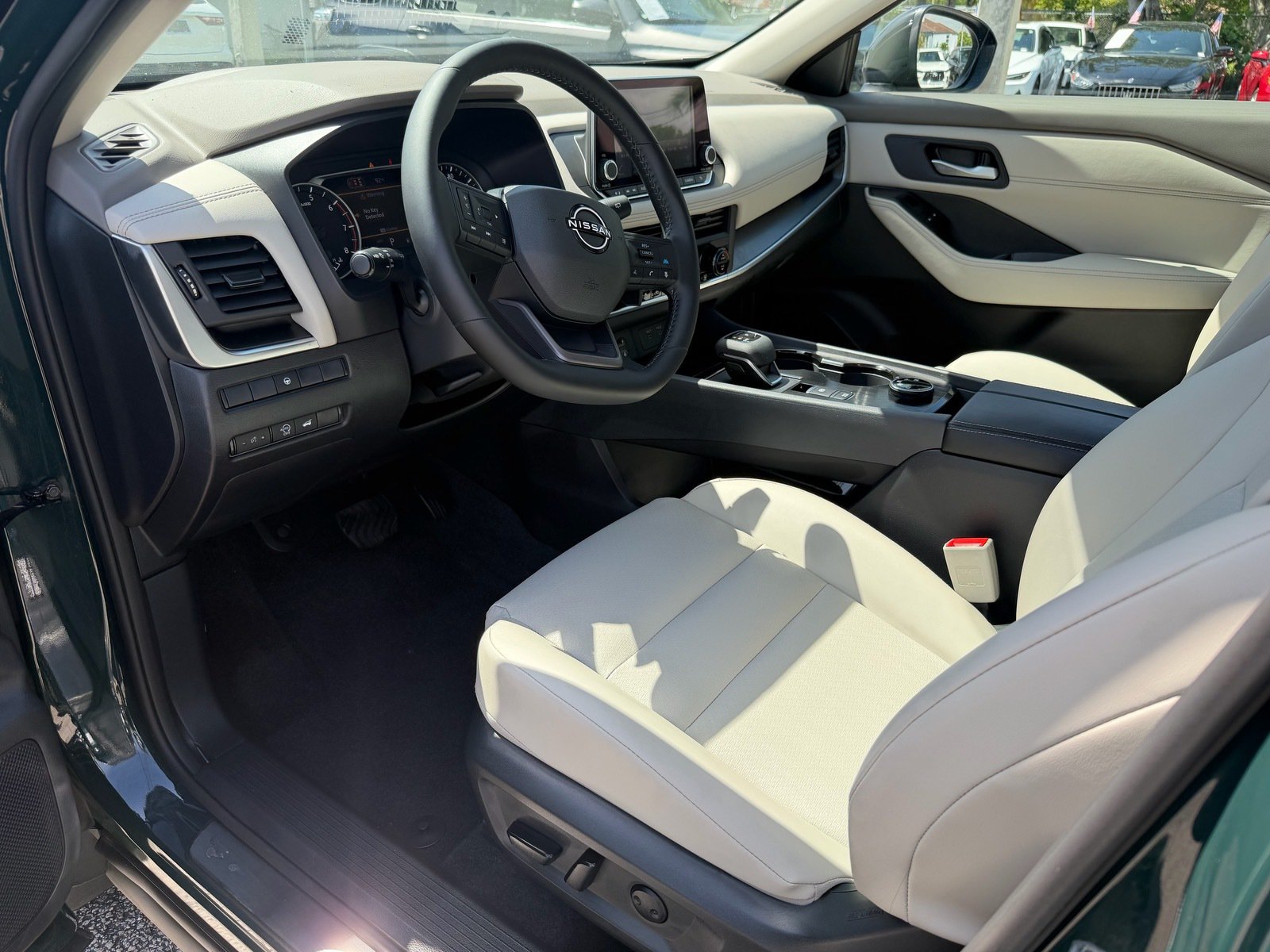 Certified 2026 Nissan Rogue Dark Armor AWD/4WD image 13