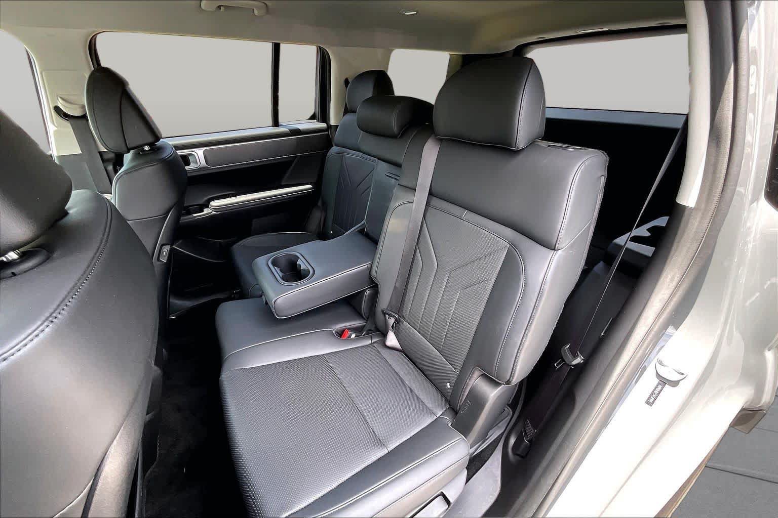 Used 2024 Hyundai Santa Fe SEL FWD image 25