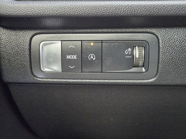 Used 2025 Chevrolet Traverse LT w/ Driver Confidence Package FWD image 22