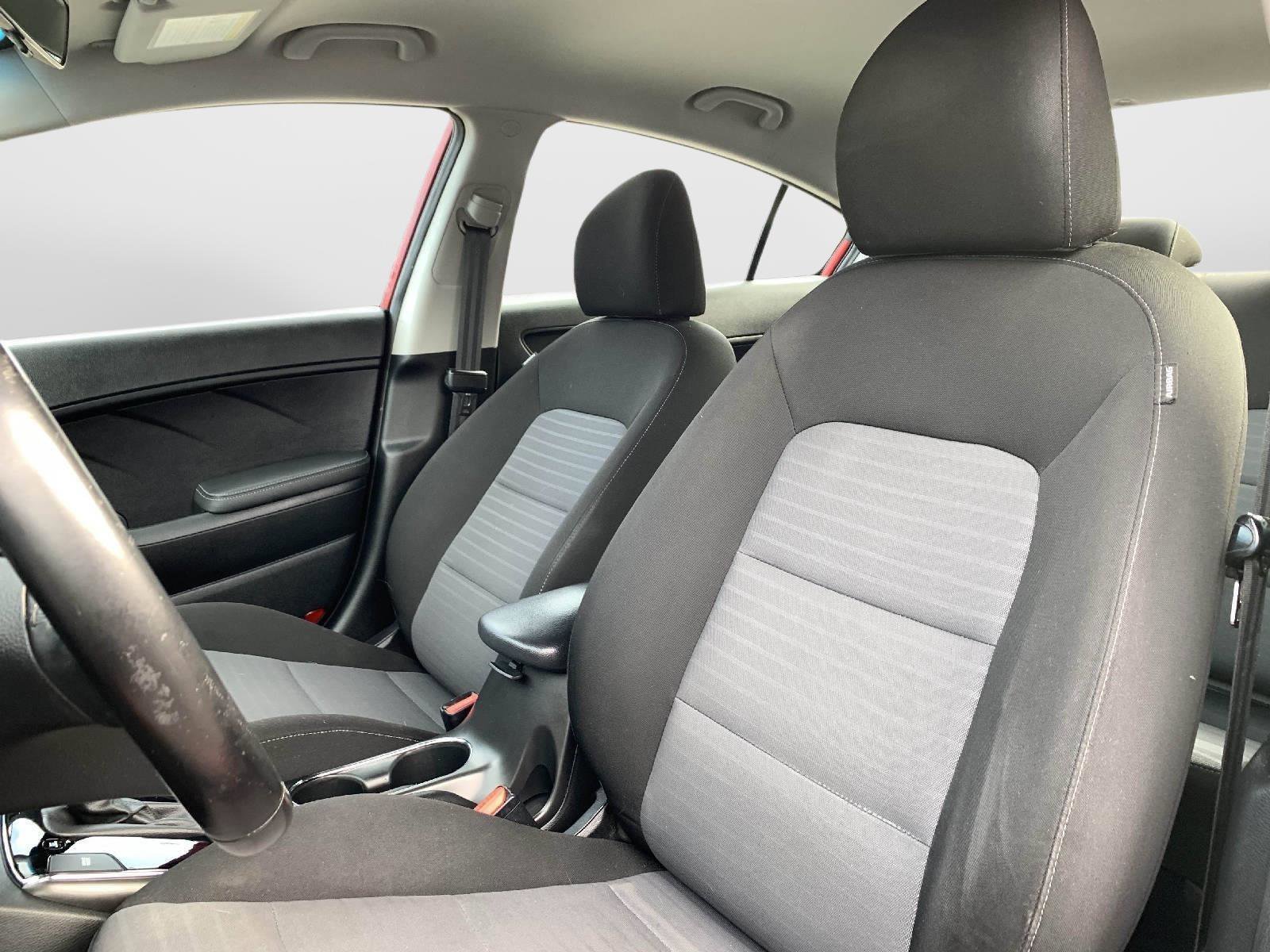 Used 2018 Kia Forte S FWD image 31